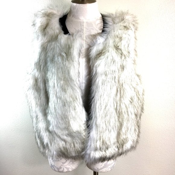 MOSSIMO Faux Fur white grey Plush Vest NWOT - Picture 1 of 13